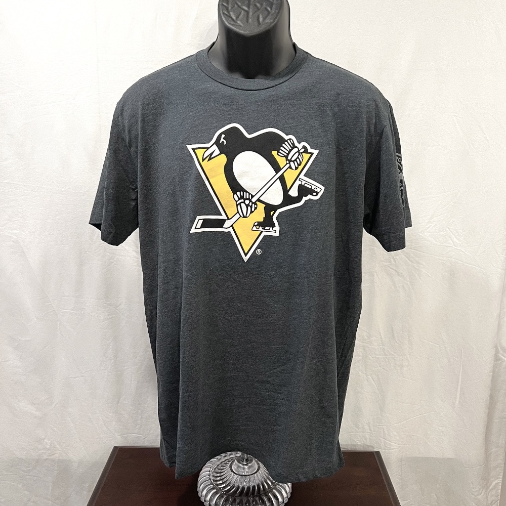 NWOT Coors Light Pittsburgh Penguins T-Shirt Size Large